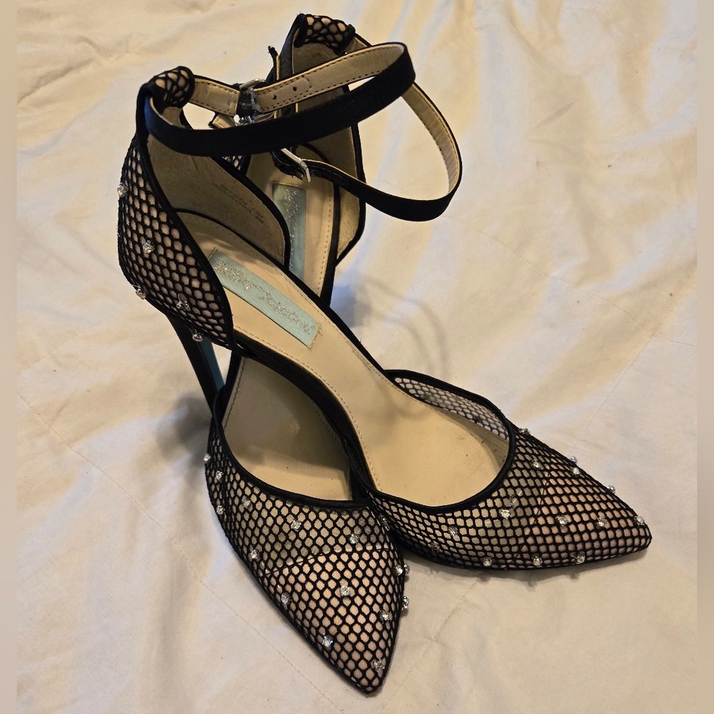Betsey Johnston champagne and black rhinestone heels size 7.5